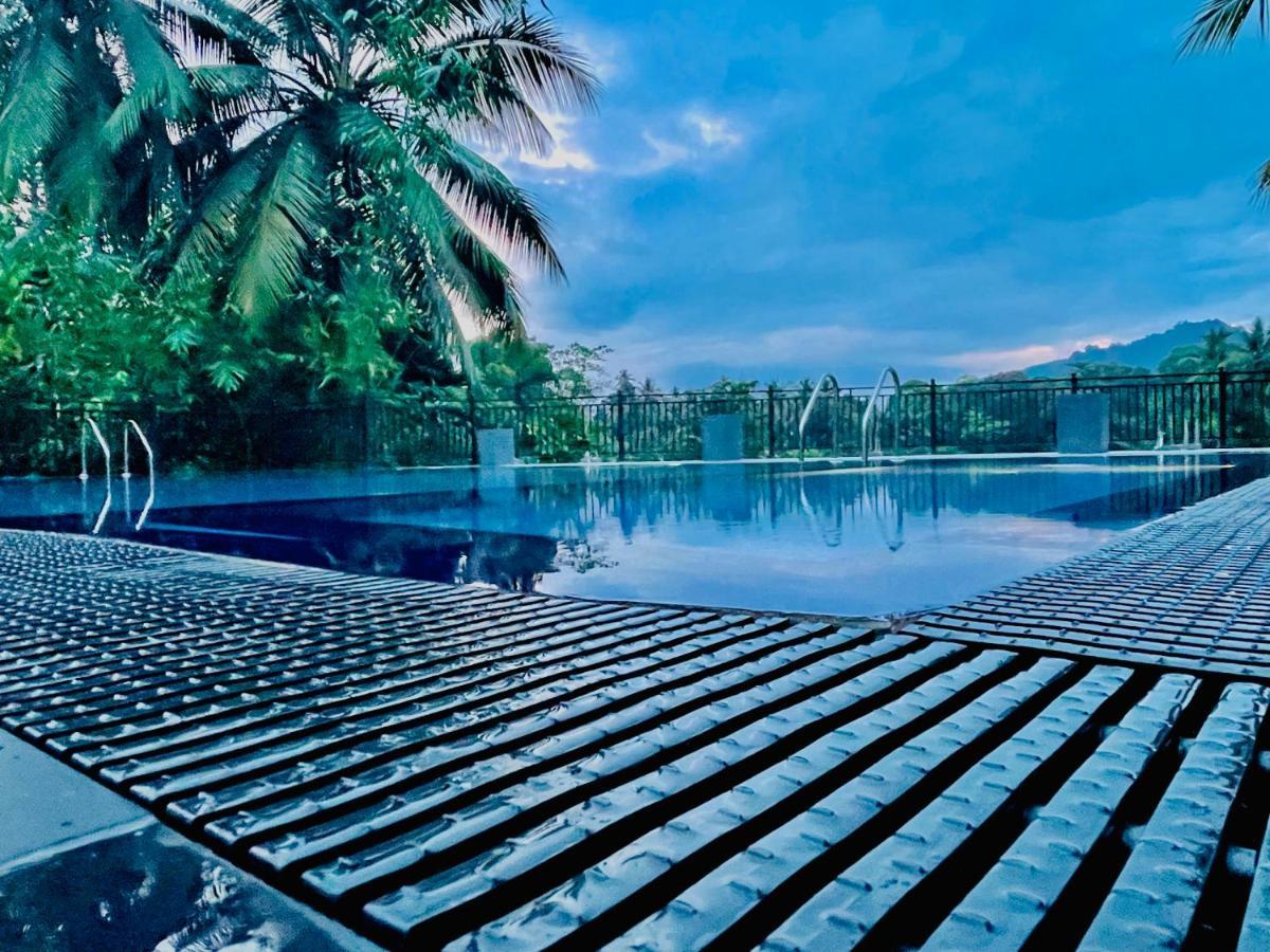 Hotel Travellers Halt à Ratnapura Extérieur photo