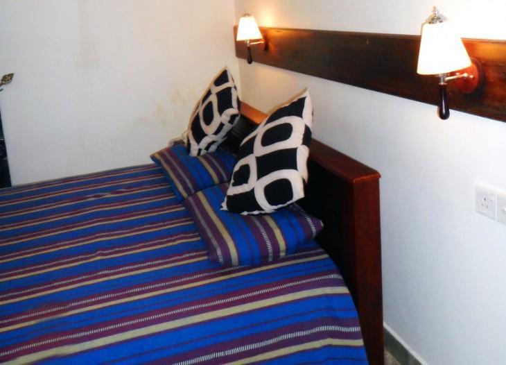 Hotel Travellers Halt à Ratnapura Extérieur photo